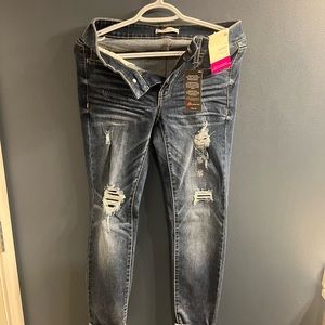 SONOMA SO SKINNY JEANS.